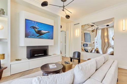 Luxurious AC apartment Beaubourg Le Marais - image 5