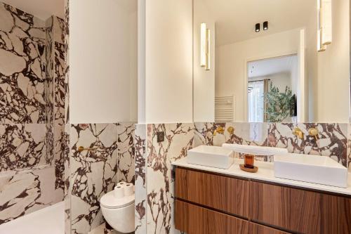 Luxurious AC apartment Beaubourg Le Marais - image 14