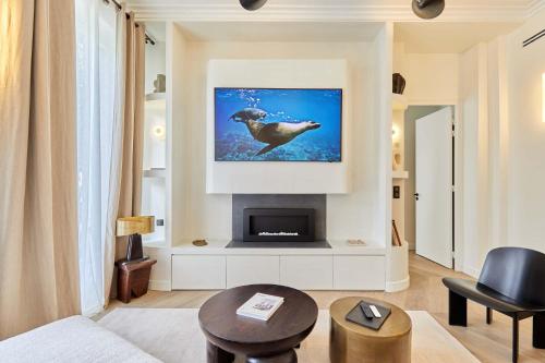 Luxurious AC apartment Beaubourg Le Marais - image 9