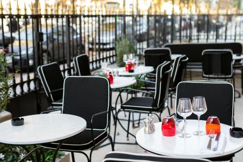 Hotel Montaigne - image 10