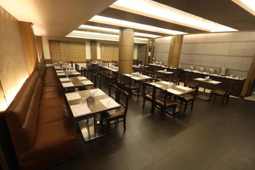 Restaurant, Hotel Abirami Residency in Pondicherry