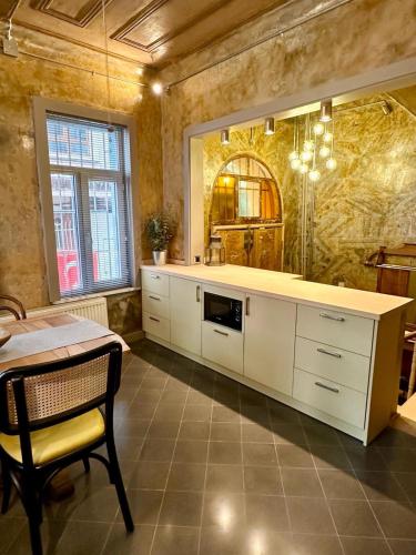 Balat Istanbul Three-Story Restored Ottoman House, Istanbul (Foto 10)