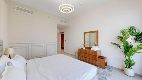 Exclusive Burj Khalifa View Luxury 2BR Next to Dubai Mall - Like Home - image 3