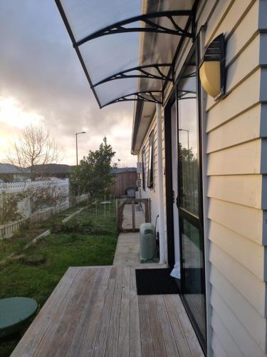 BEHOME - Modern Guest Suite in 庫姆