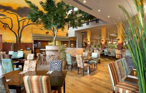 Restaurant, Chessington Hotel in Greater London South West