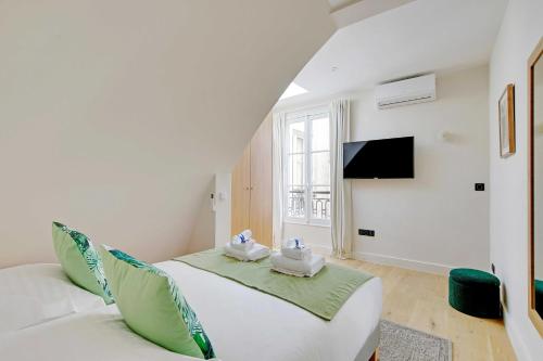 Apt a c 1BR 2P - Saint-Lazare Les Champs Elysée - image 9