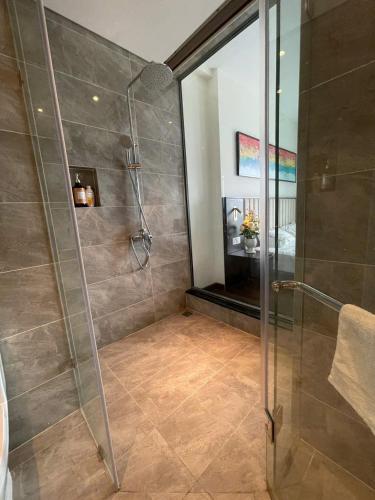 SAPHIRE Ha Long near Bai Chay Bridge