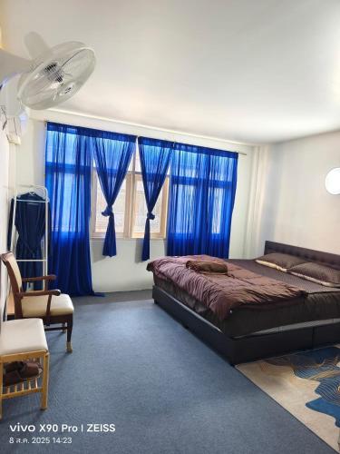 Banphe​ Hostel near Ban Phe Market