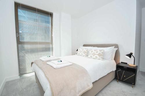 Modern 2 Bed Flat in Central Manchester w Balcony, Manchester (photo 6)