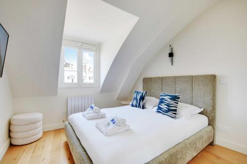 Apt a c 3BR 6P - Saint-Lazare Les Champs Elysée - image 14