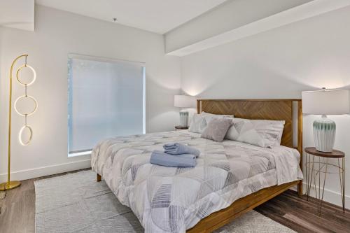 6 Modern 2 bdr apartment Santa Monica pier - main image