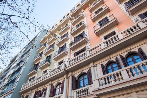 P2PAR1002 - Super Bright & New Apartment in the city center 2