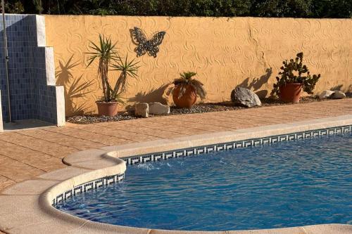 Casa Bueno- Sleeps 7 Private Pool & AirCon in Zurgena