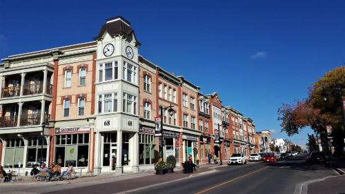 ที่เที่ยวใกล้ที่พัก, 5mins Shopping, Stylish Modern 2BR Kitchen Suite in Markham near สวนสัตว์โตรอนโต