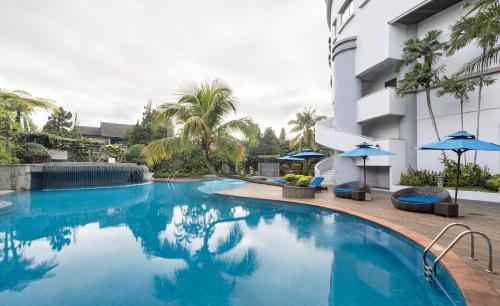 グランド アクイラ ホテル バンドン