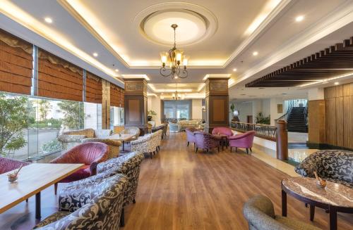 グランド アクイラ ホテル バンドン