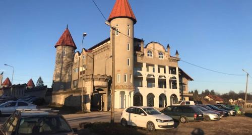 . Dvorac Kastel