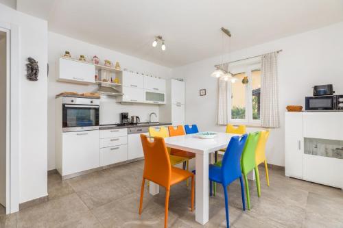 virtuve, Villa Katharina in Kirmenjak