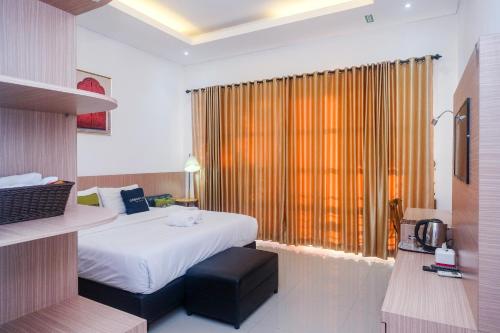 Urbanview Hotel Syariah Hapsari YIA in Srandakan