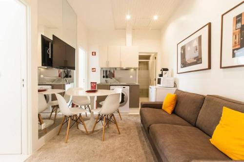 Spacious and Modern Apartment in the Center of Chiado, Lisbona