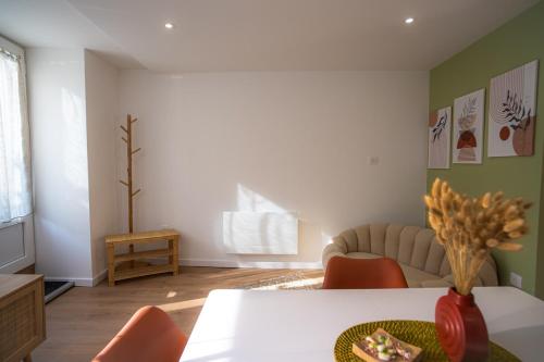 Appartement avec exterieur et parking - Le Puy 5 min in Espaly-Saint-Marcel