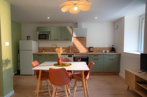 Appartement avec exterieur et parking - Le Puy 5 min in Espaly-Saint-Marcel