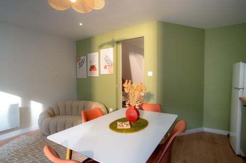 Appartement avec exterieur et parking - Le Puy 5 min in Espaly-Saint-Marcel