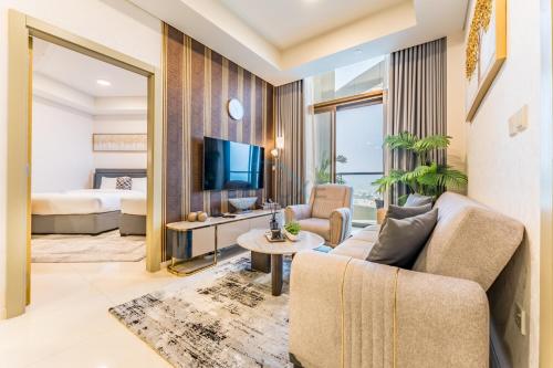 Steps from Dubai Water Canal 2BR, Near Safa Park & SZR, Easy Downtown Access, Aykon City 2 Tower C, Business Bay by Deluxe Holiday Homes, Dubaj (zdjęcie 10)