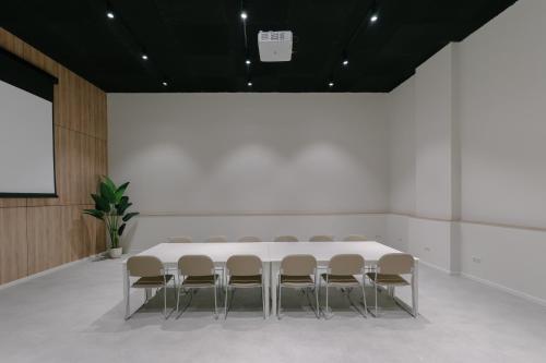 Apollo Palm Hotel - image 4