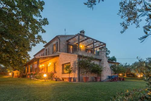 Korruste plaanid, Villa Monticelli in Serrungarina
