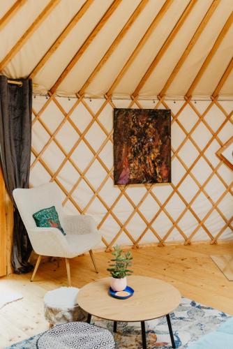 Jurta v pastvinách (Jurta v pastvinach) in พิลนิคอฟ