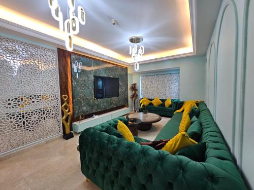 Homeeza Luxury 2BR Apartment Sea Views Dubai Marina, Dubai (foto 5)
