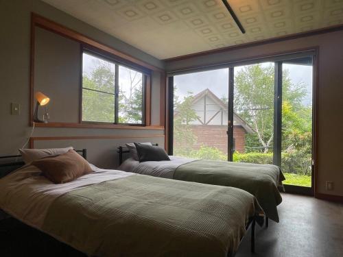 the atelier b Lake Yamanaka アトリエb山中湖Great view Mt Fuji Yamanakako BBQ 10 people private villa Yamanakako IC 20 minutes Kawaguchi IC 30 minutes 高台からの絶景富士山 山中湖 10名貸し切り別荘 山中湖IC20分 河口湖IC30分