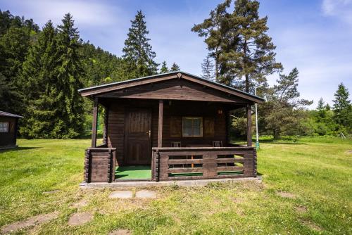 Chatky na Borovej Sihoti - shared toilet and showers - image 3