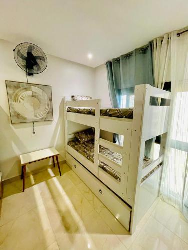 sonu at Hostel in داكار