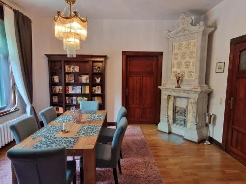 Harziano in der Kaiser-Otto-Straße - Stilvolle Gründerzeitwohnungen mit Kachelöfen, Wintergarten & viel Platz zum Entspannen in Quedlinburg, Deutschland