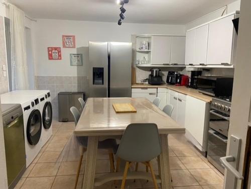 gite 4 chambres avec salle de douche et WC privative in Fontenay-Torcy