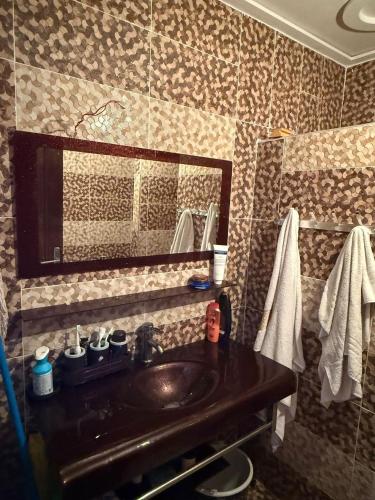 Baño, Apparemment moderne 105 m2 à 5 mn de la plage (Apparemment moderne 105 m2 a 5 mn de la plage) in Saidia