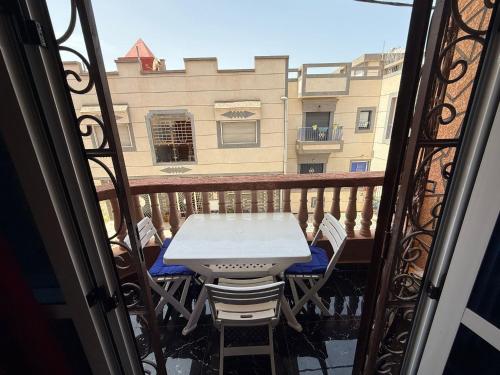 Terraza/balcón, Apparemment moderne 105 m2 à 5 mn de la plage (Apparemment moderne 105 m2 a 5 mn de la plage) in Saidia