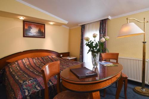 Offi Haz Hotel - image 14