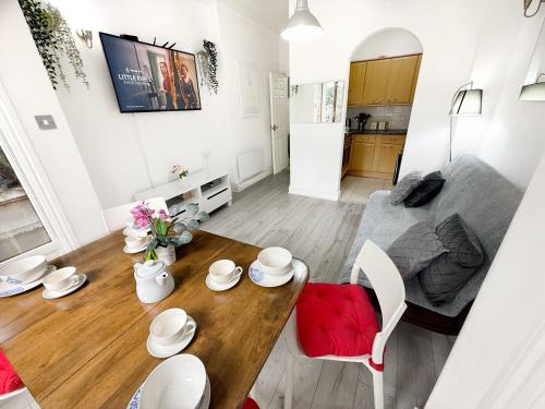Luxurious Apartment with Patio in Covent Garden, Londyn (zdjęcie 6)