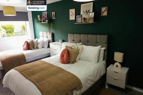2 Large Bedroom House By Homebird Property Management Short Lets & Serviced Accommodation Leeds With in Hunslet Carr