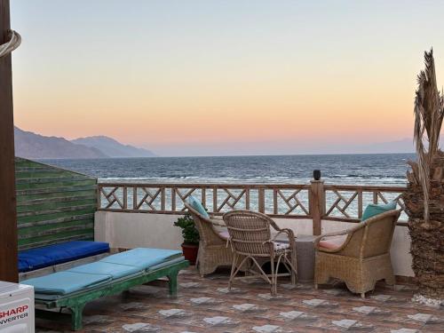 Beach front studio with huge roof top terrace, Dahab (fotografie 8)