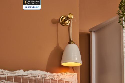 Beautiful 3BDR House By Homebird Property Management Short Lets & Serviced Accommodation Leeds With Free Parking & Free WiFi, Лидс (фото 9)