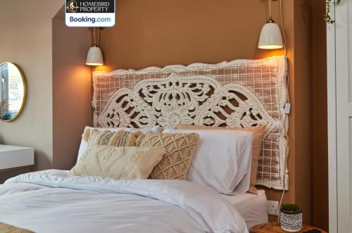 Beautiful 3BDR House By Homebird Property Management Short Lets & Serviced Accommodation Leeds With Free Parking & Free WiFi, Лидс (фото 10)