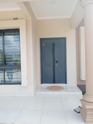 4 Bedrooms Solar Powered House in Chelston