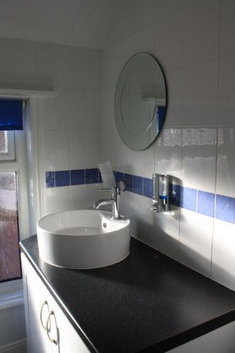 The Meltham Guesthouse - image 6