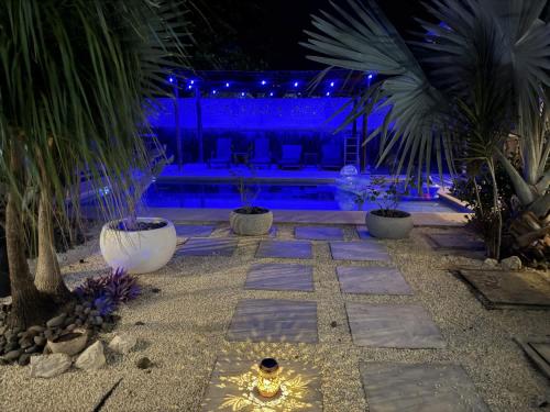 Sprawling Modern Property with a Tranquil Outdoor Living Space swimming pool and a private Casita in Портеро