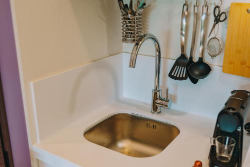 Violetta Apartment - Hellenic Apartments Avlona in Plaka Dilesi