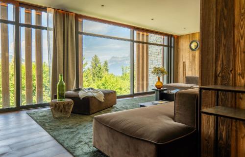 The Alpine Estate with High Tea (dec-april) 